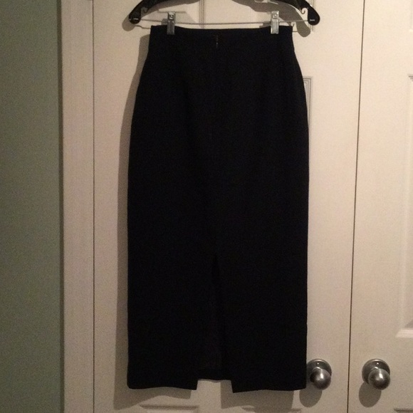 Jones New York long black skirt - Picture 2 of 3